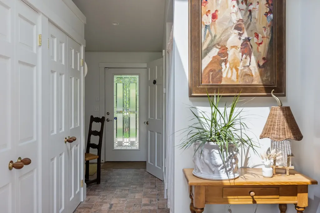 3 Lewin Road Hanover NH 03755