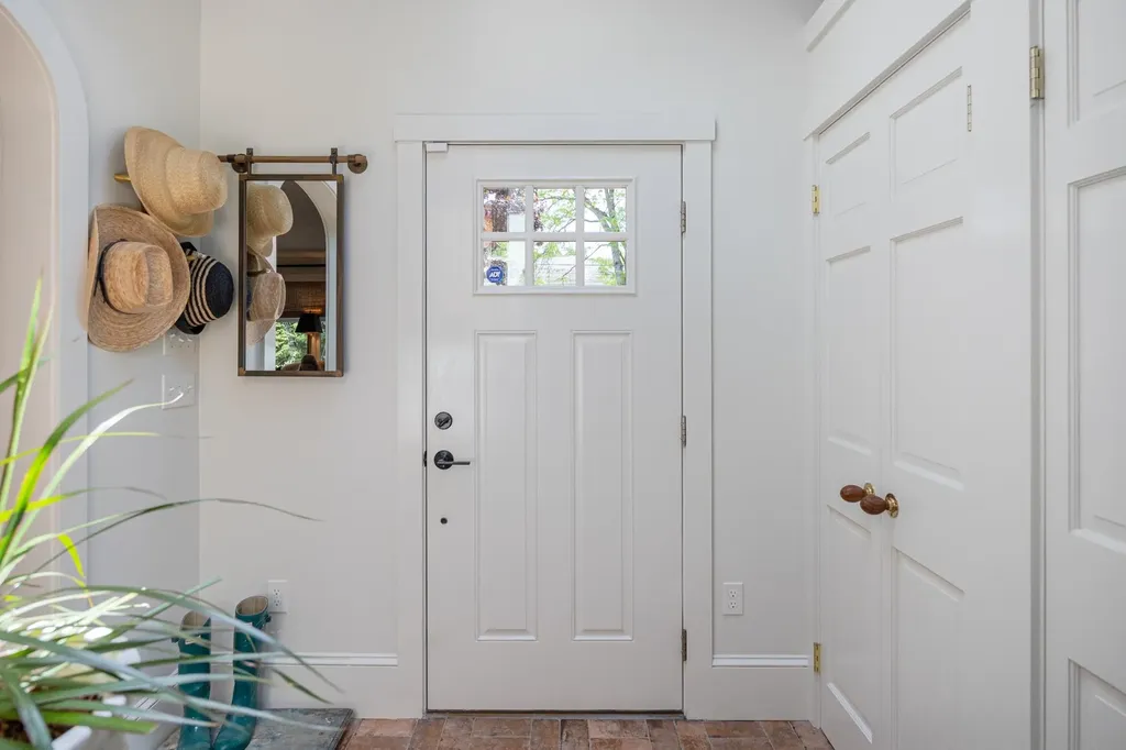 3 Lewin Road Hanover NH 03755