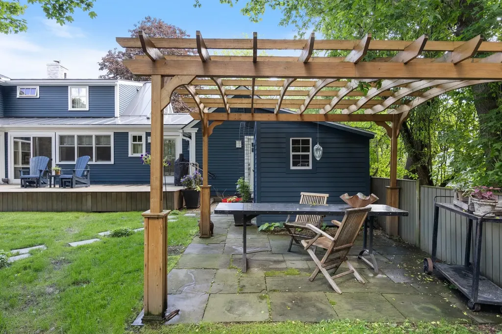 3 Lewin Road Hanover NH 03755