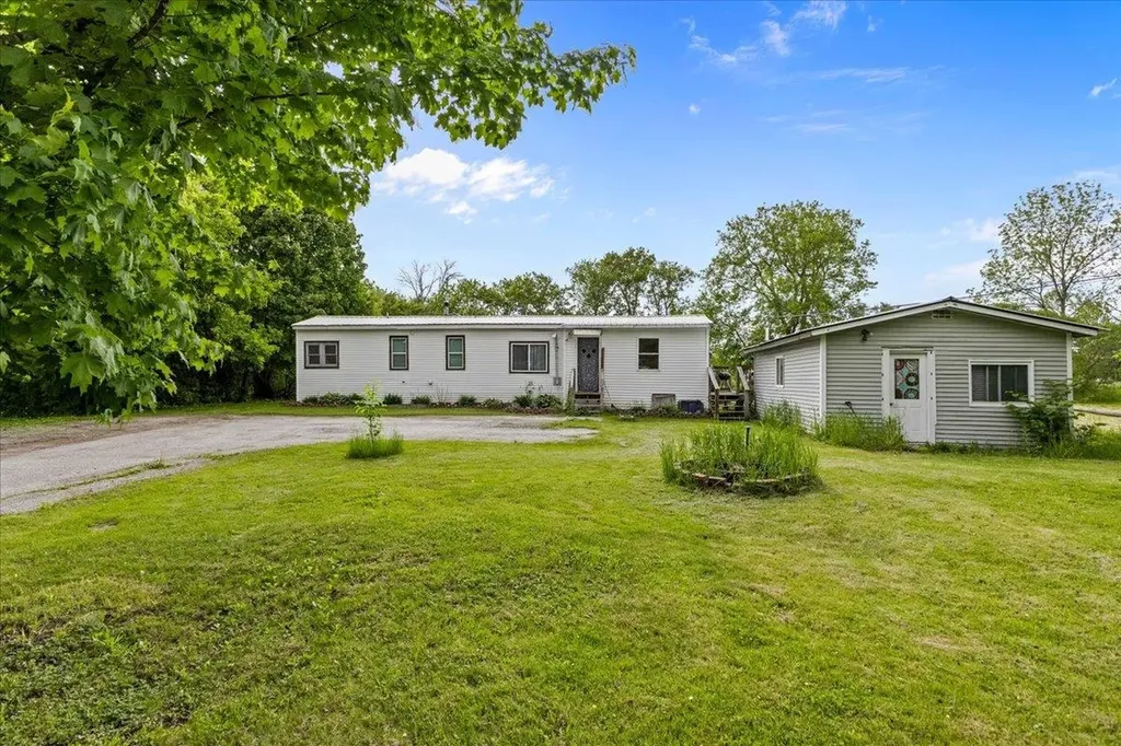 24 Pearl Ave Extension St. Albans Town VT 05478