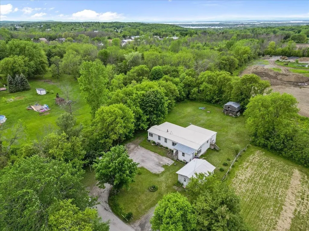 24 Pearl Ave Extension St. Albans Town VT 05478
