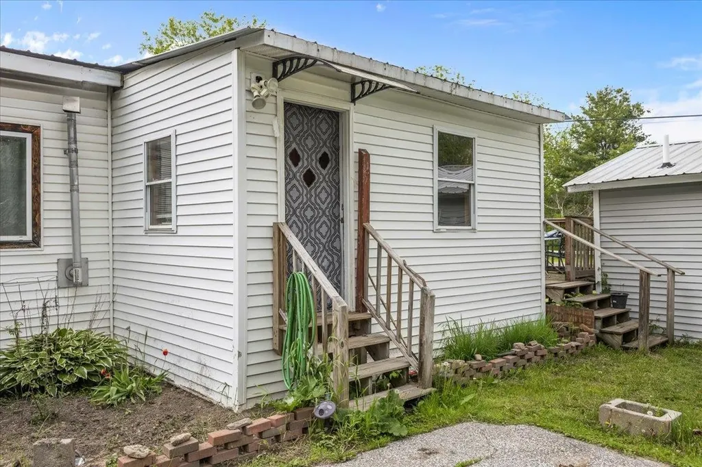24 Pearl Ave Extension St. Albans Town VT 05478