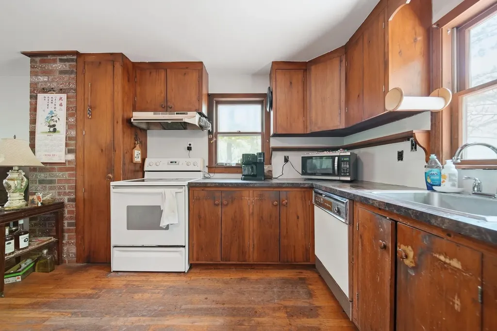 166 Cram Road Weare NH 03281