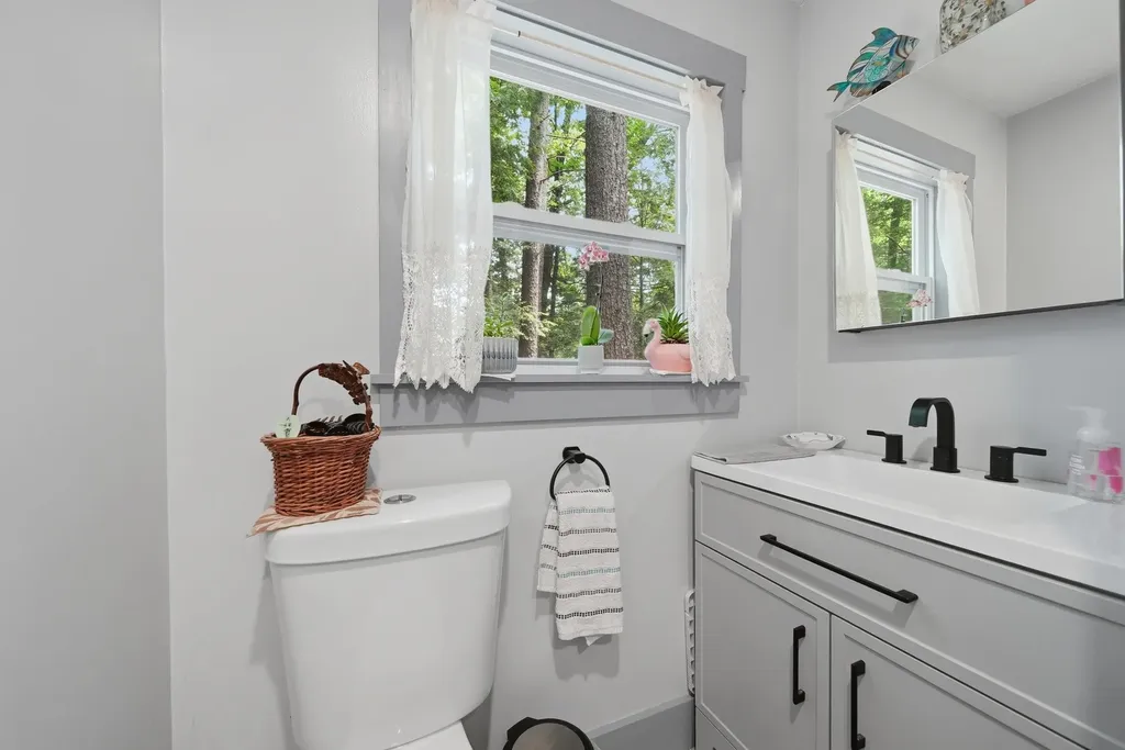 166 Cram Road Weare NH 03281
