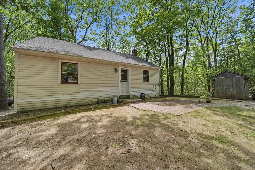 166 Cram Road Weare NH 03281