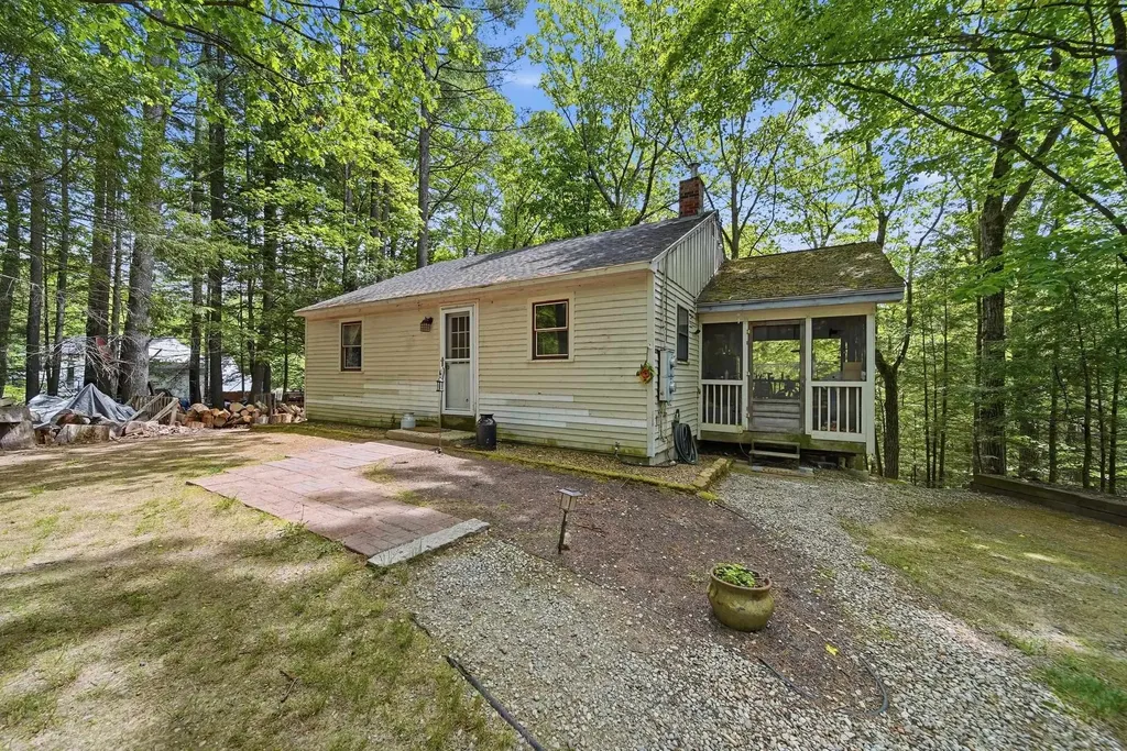 166 Cram Road Weare NH 03281
