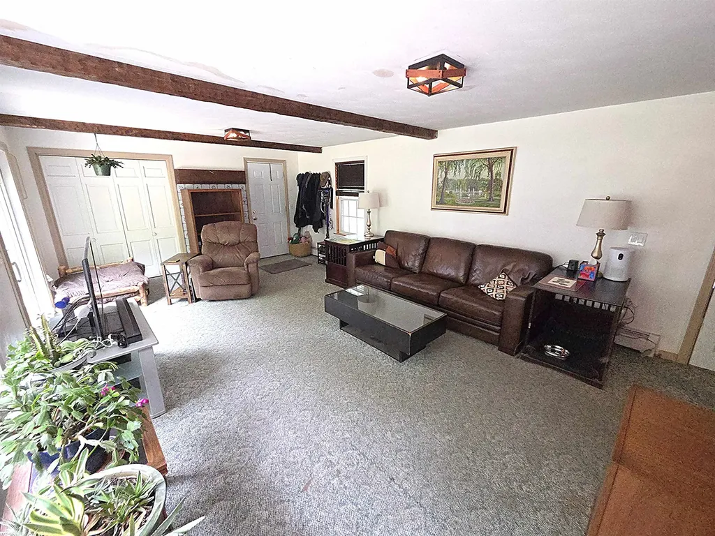 62 Boston Post Road Amherst NH 03031