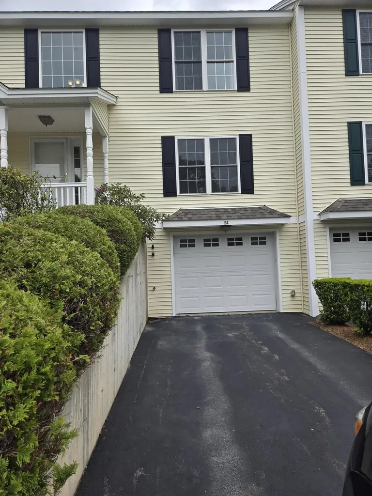 28 Owens Drive Swanzey NH 03446