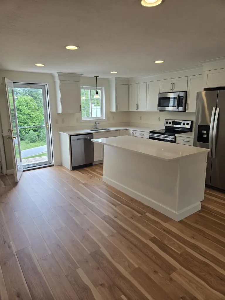 28 Owens Drive Swanzey NH 03446