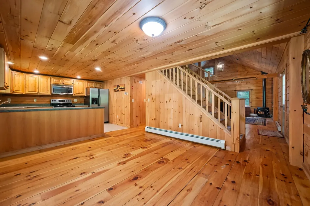 81 Pine Valley Road Bethlehem NH 03574