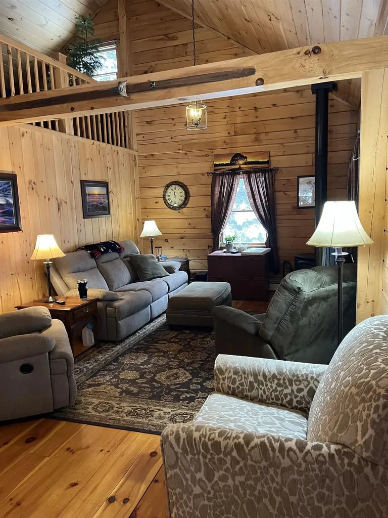 81 Pine Valley Road Bethlehem NH 03574