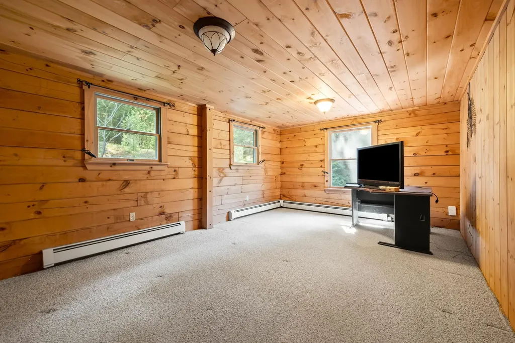 81 Pine Valley Road Bethlehem NH 03574