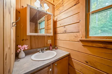 81 Pine Valley Road Bethlehem NH 03574