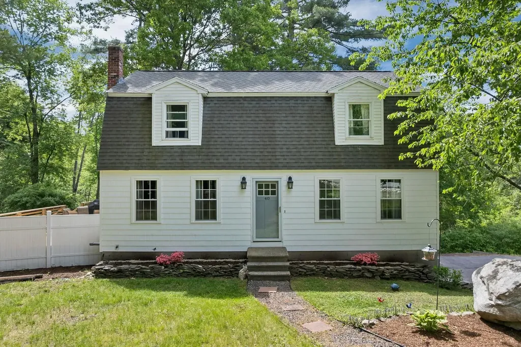 40 Sheldon Road Derry NH 03038