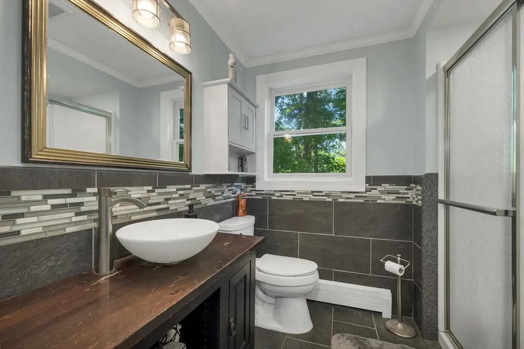 40 Sheldon Road Derry NH 03038