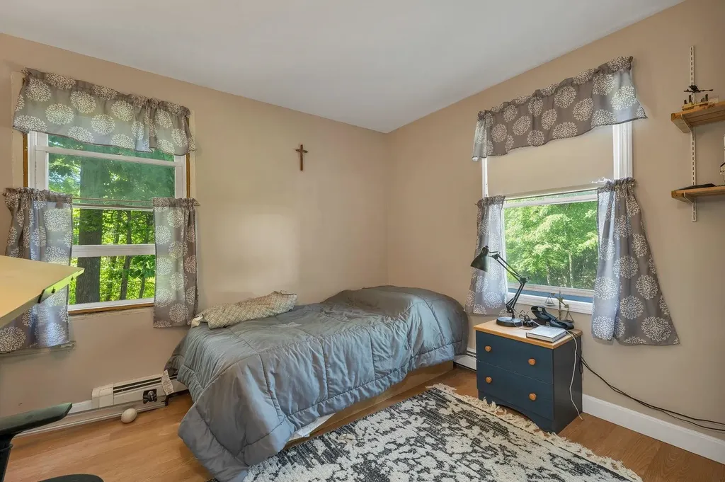 40 Sheldon Road Derry NH 03038