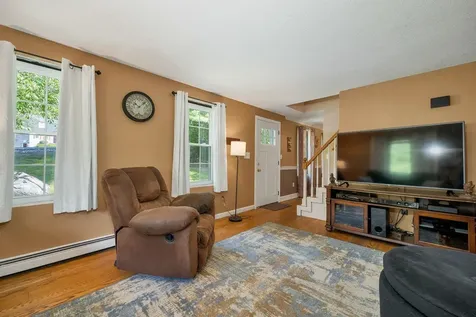 40 Sheldon Road Derry NH 03038
