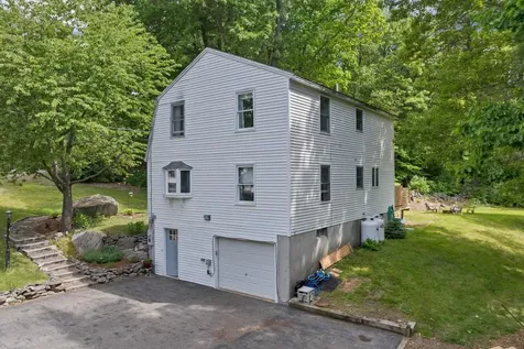 40 Sheldon Road Derry NH 03038