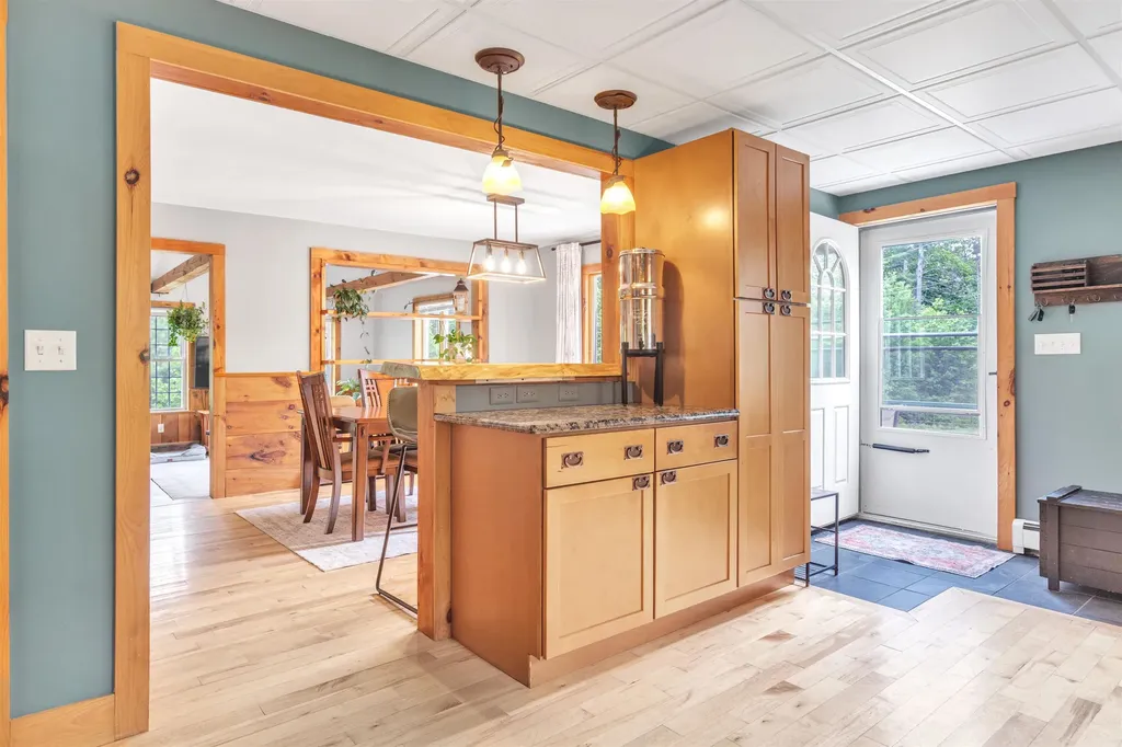 21 King's Row Hillsborough NH 03244