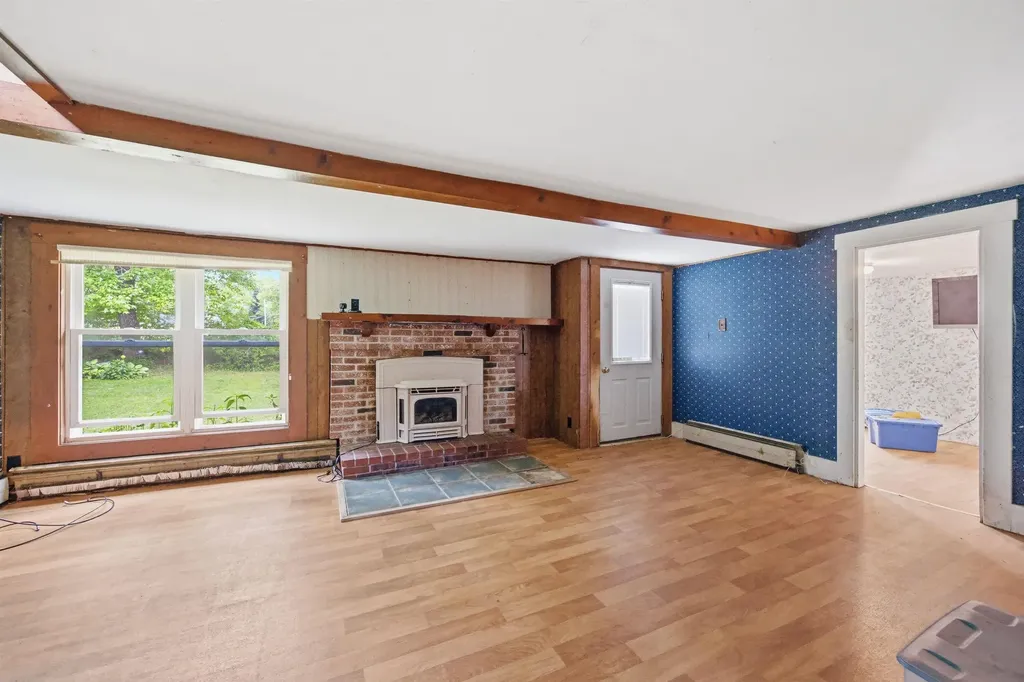 24 Sand Hill Road Hill NH 03243