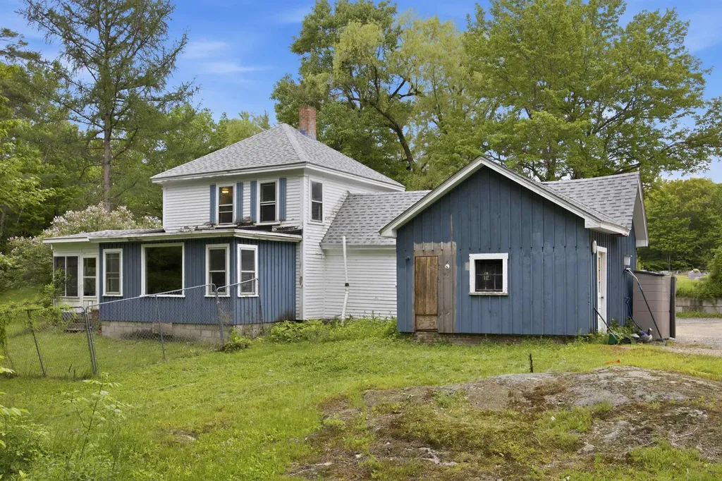 24 Sand Hill Road Hill NH 03243