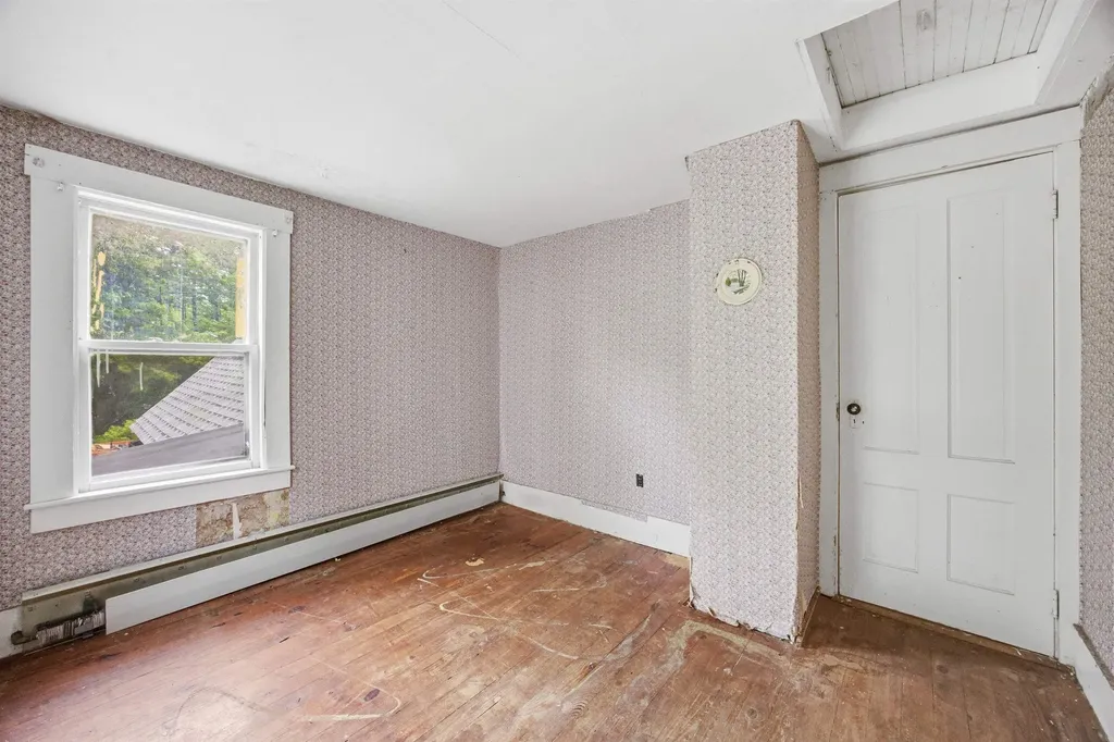 24 Sand Hill Road Hill NH 03243