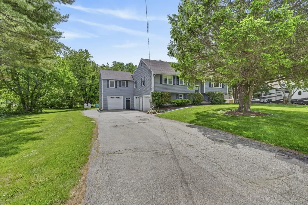 30 Amberwood Drive Atkinson NH 03811