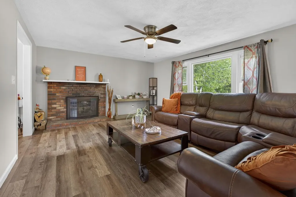 30 Amberwood Drive Atkinson NH 03811