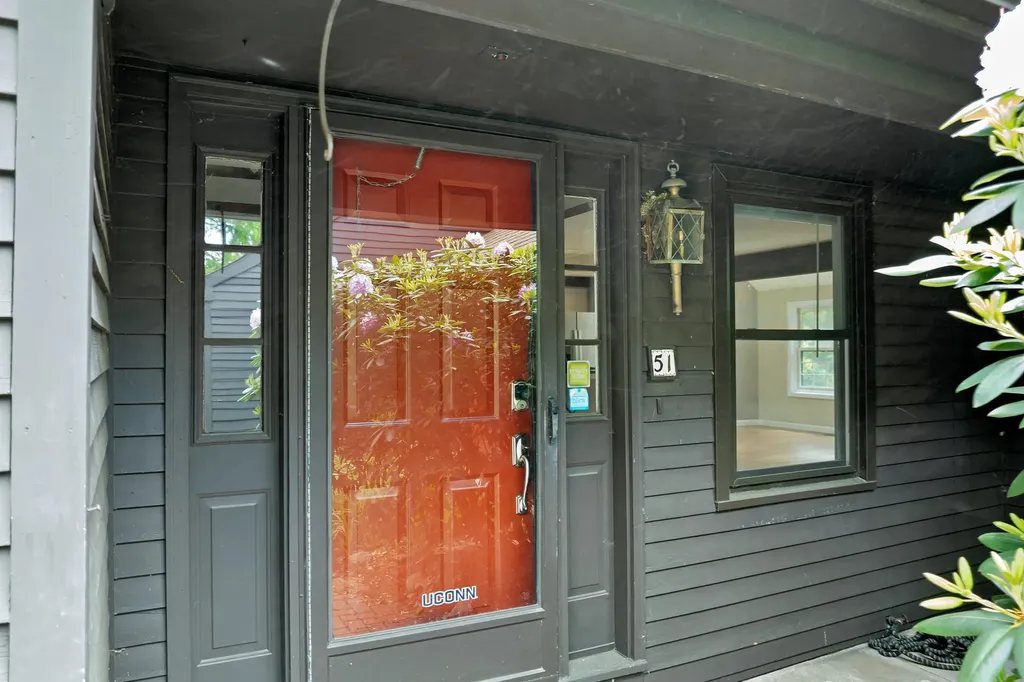 51 Stacey Circle Windham NH 03087