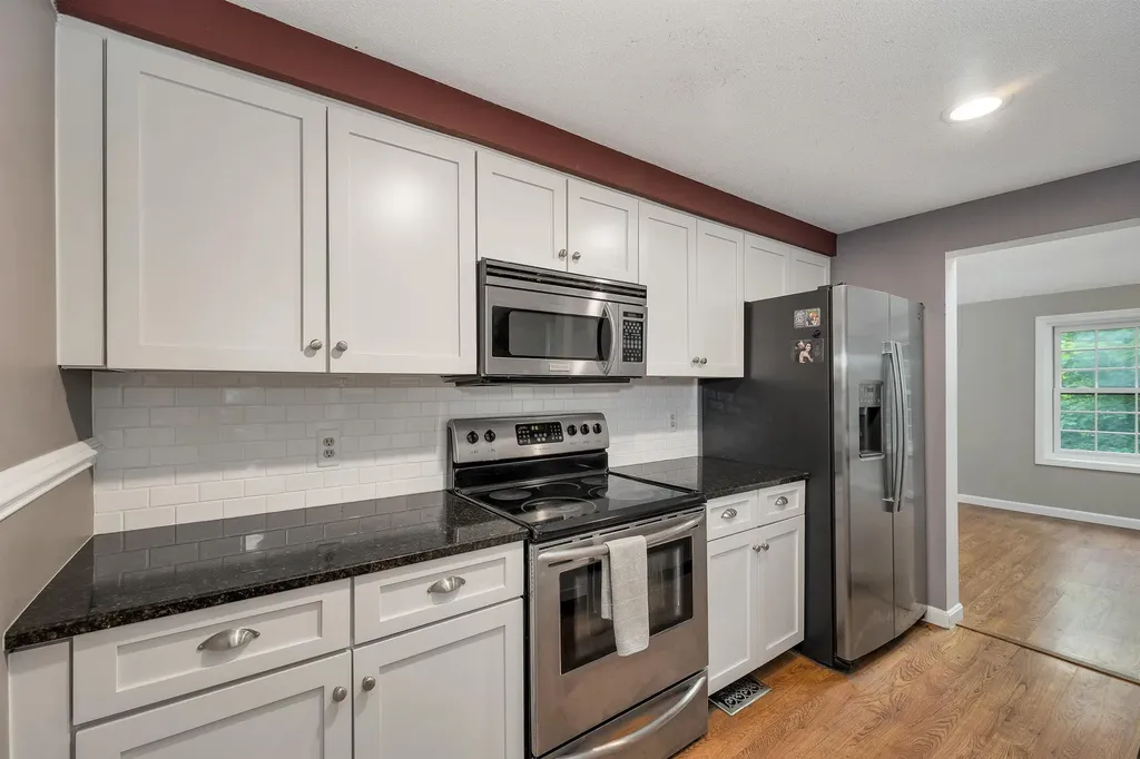 51 Stacey Circle Windham NH 03087