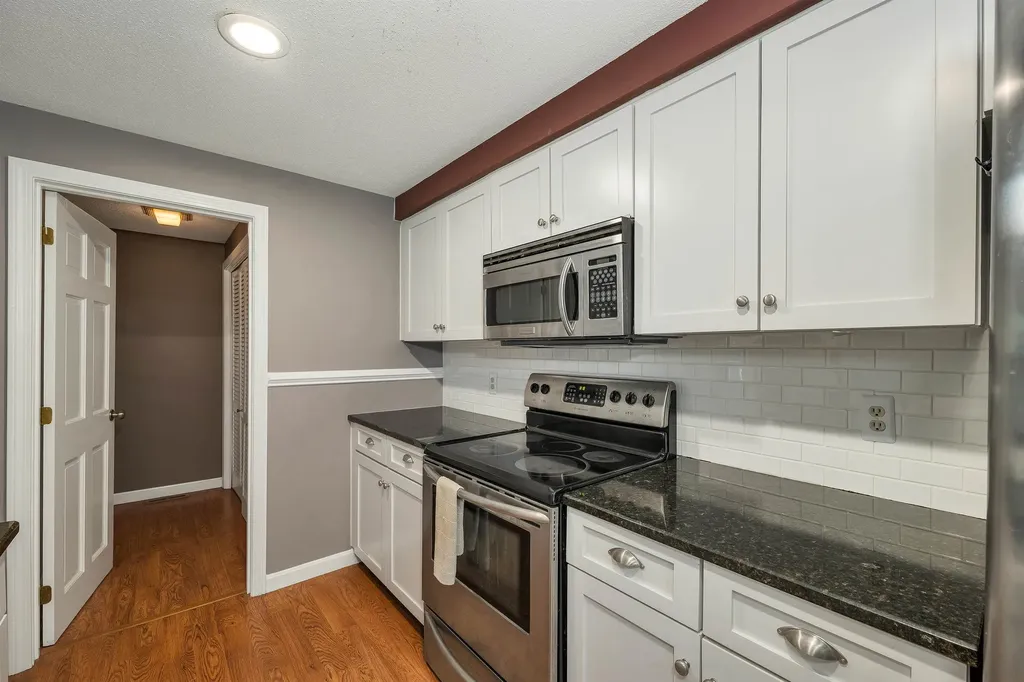 51 Stacey Circle Windham NH 03087