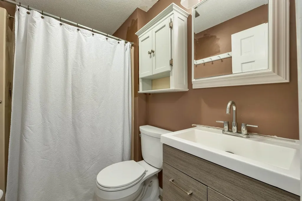 51 Stacey Circle Windham NH 03087