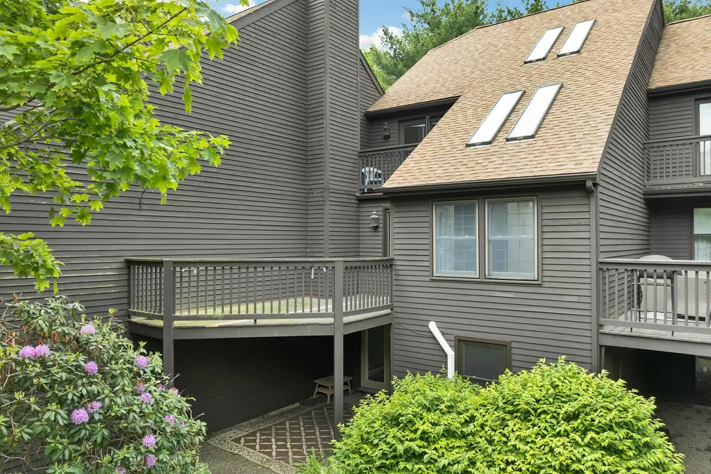 51 Stacey Circle Windham NH 03087