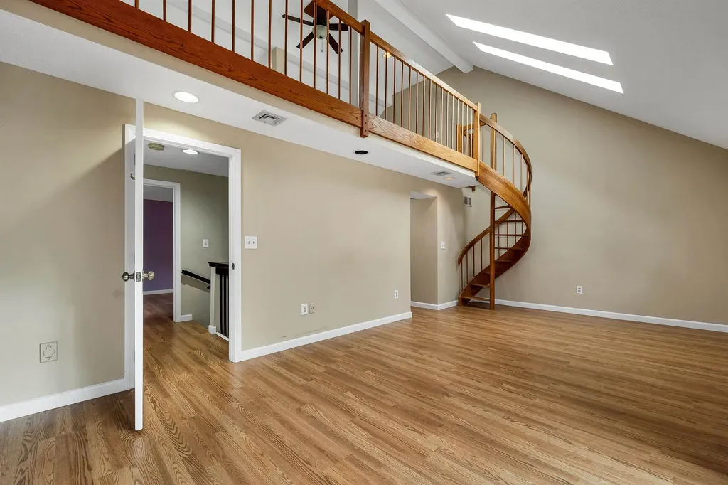 51 Stacey Circle Windham NH 03087