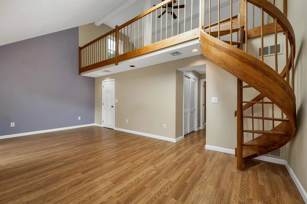 51 Stacey Circle Windham NH 03087