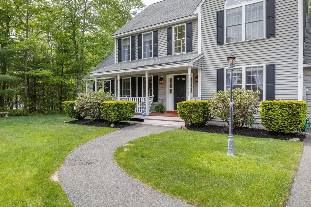 7 Westminster Lane Auburn NH 03032