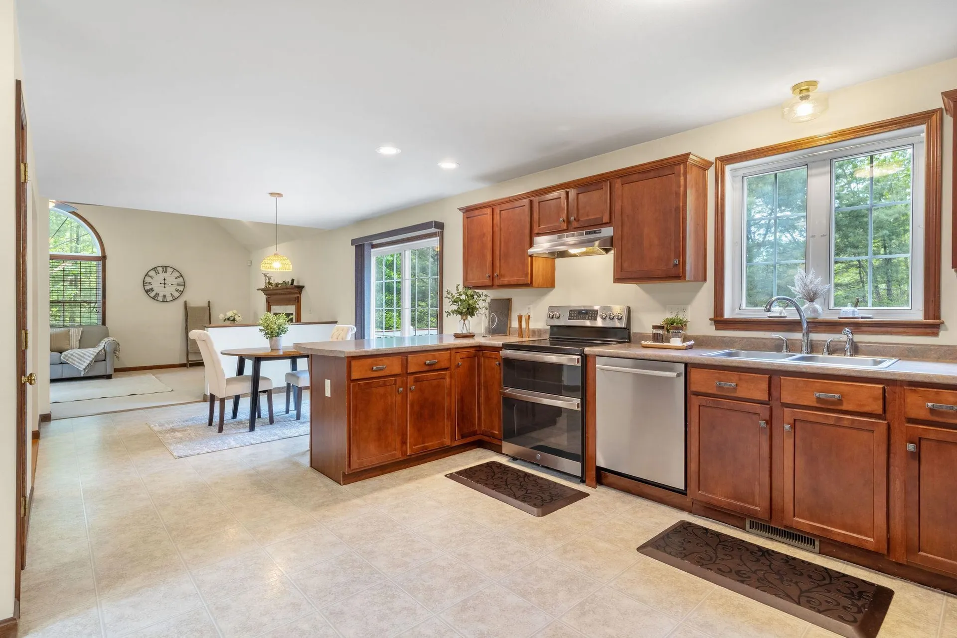 7 Westminster Lane Auburn NH 03032