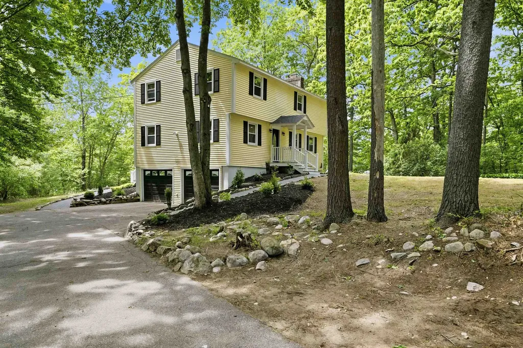 27 Gilcreast Road Londonderry NH 03053