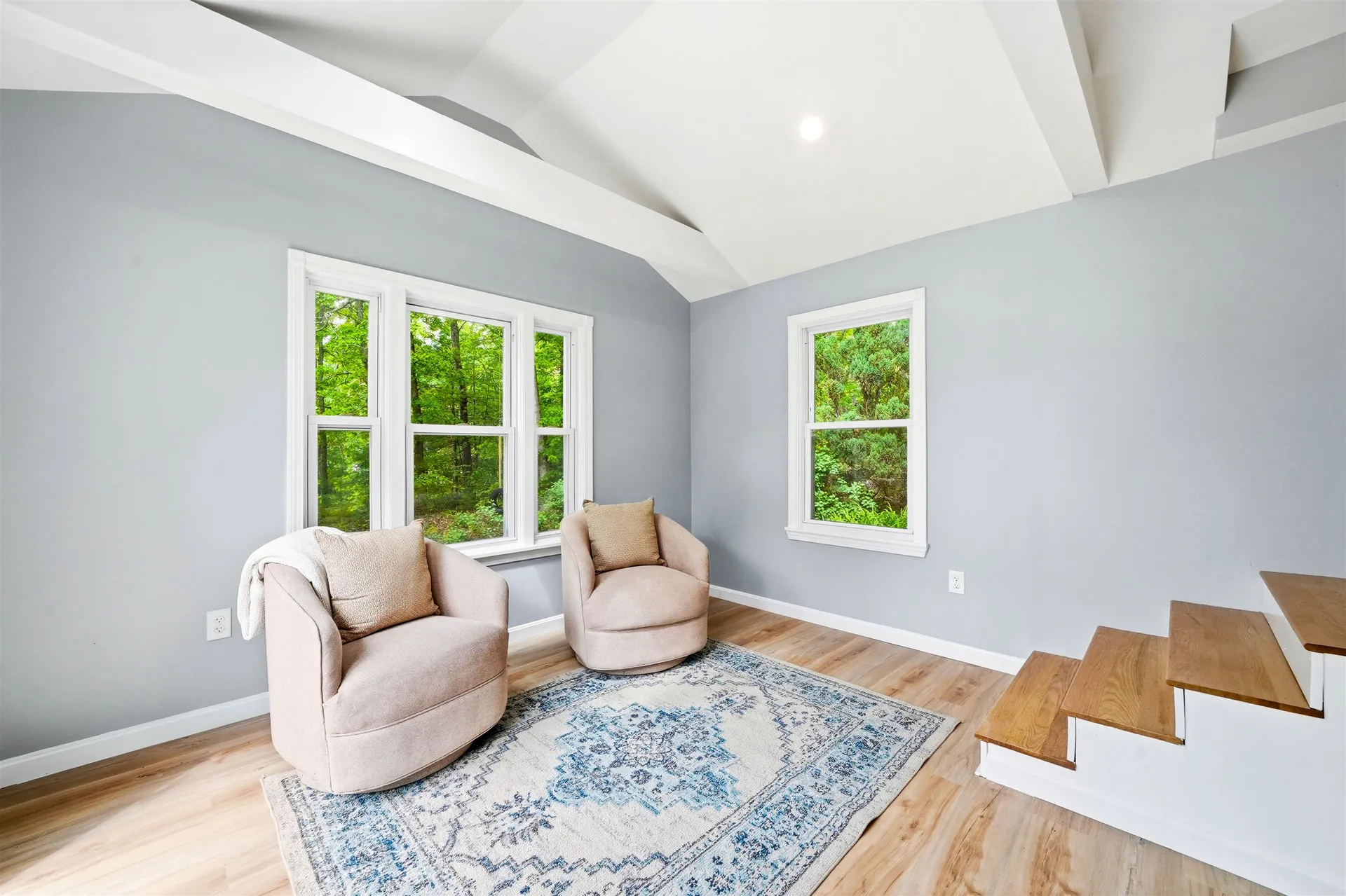 27 Gilcreast Road Londonderry NH 03053
