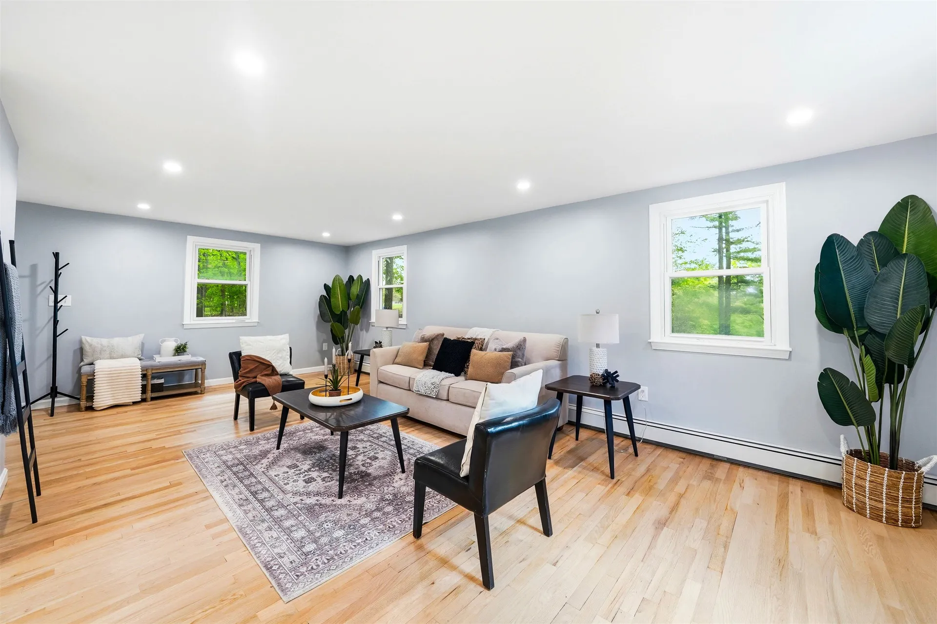 27 Gilcreast Road Londonderry NH 03053