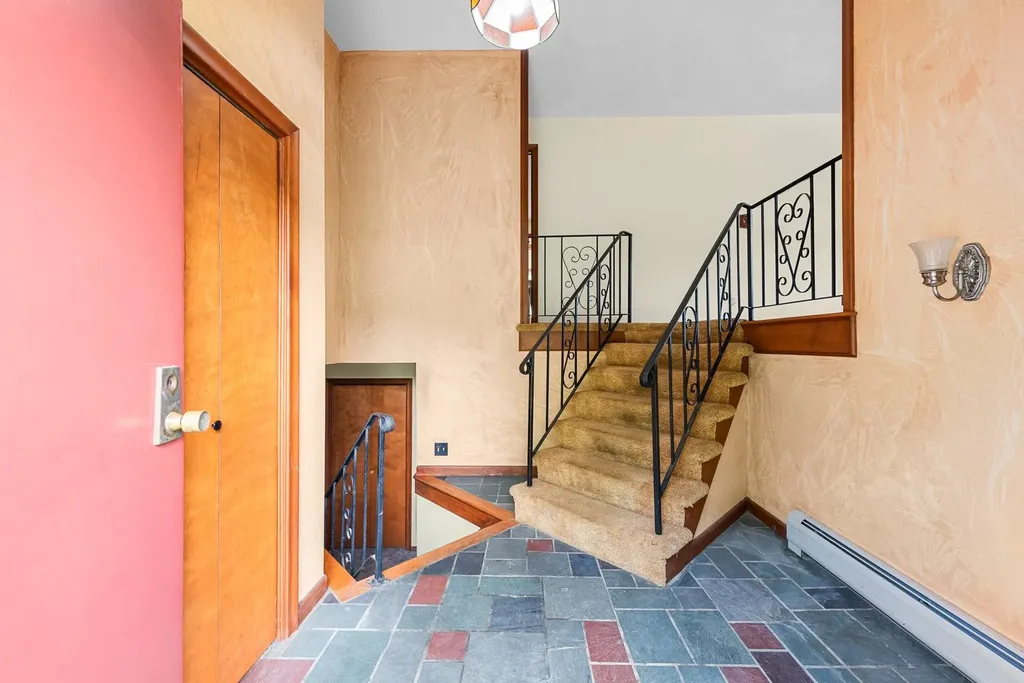 2 Parker Drive Hudson NH 03051