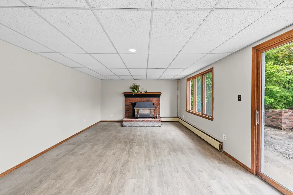 2 Parker Drive Hudson NH 03051