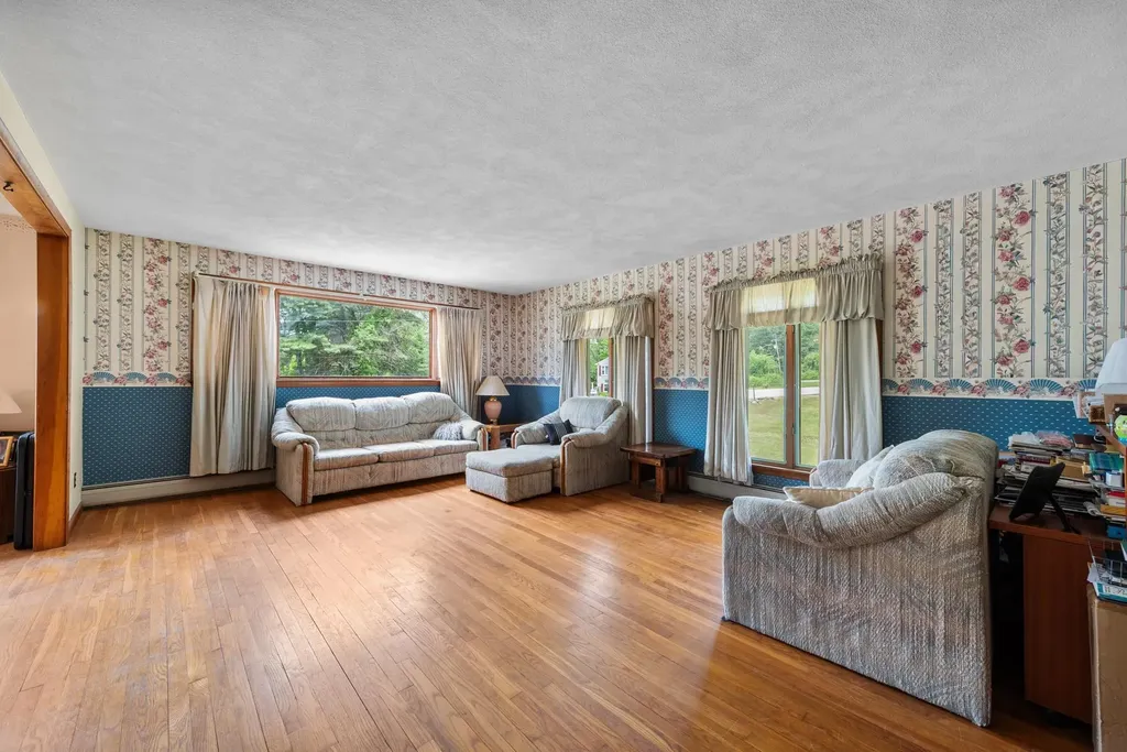 2 Parker Drive Hudson NH 03051