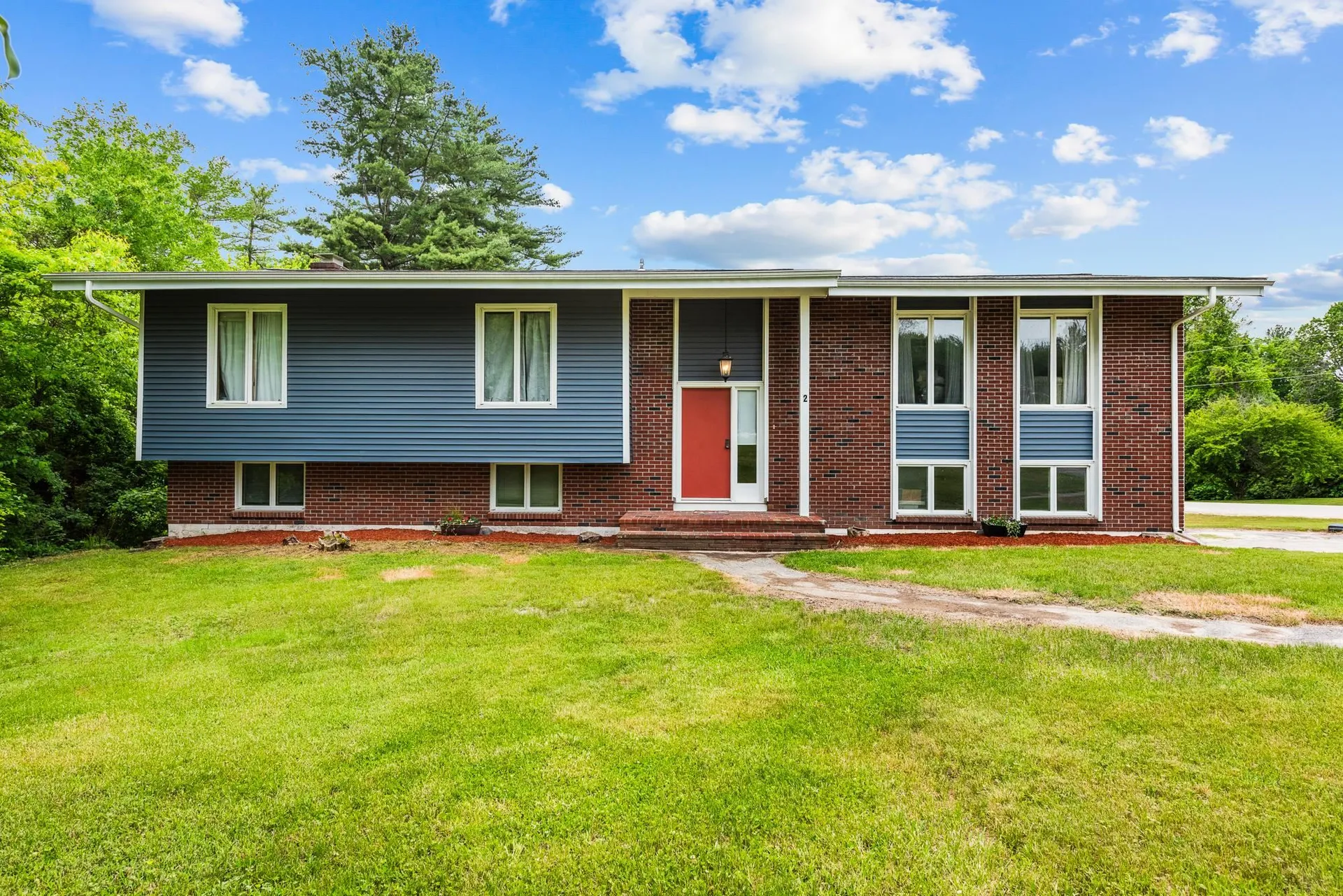 2 Parker Drive Hudson NH 03051