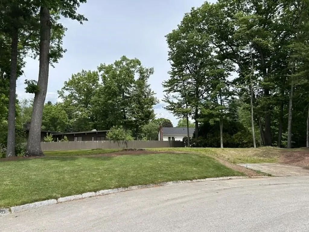 18 Boylston Avenue Nashua NH 03064