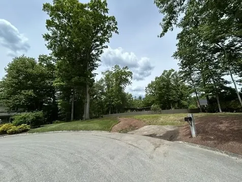 18 Boylston Avenue Nashua NH 03064