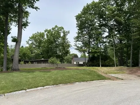 18 Boylston Avenue Nashua NH 03064