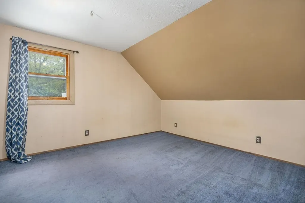 348 North Road Deerfield NH 03037