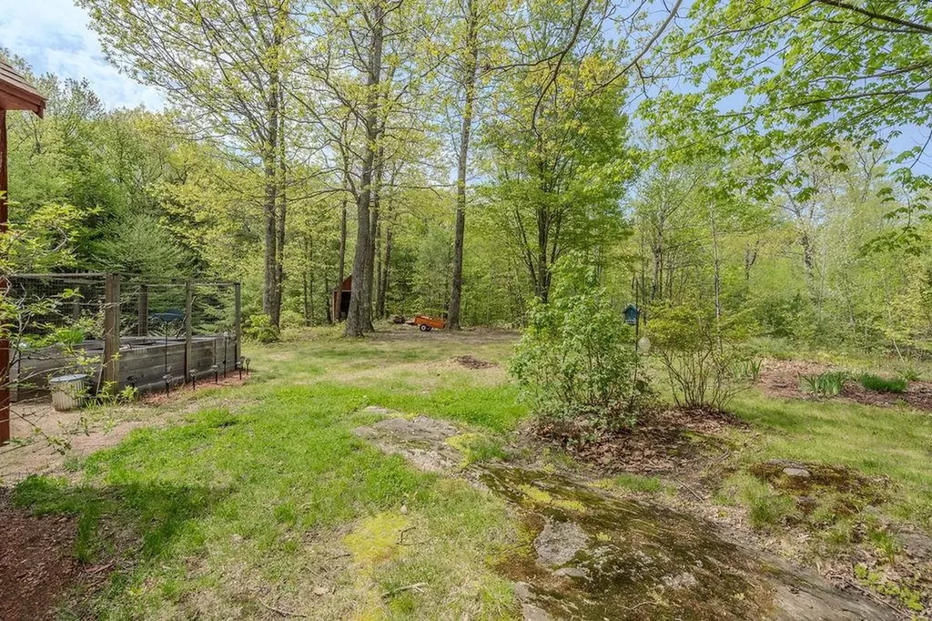 348 North Road Deerfield NH 03037