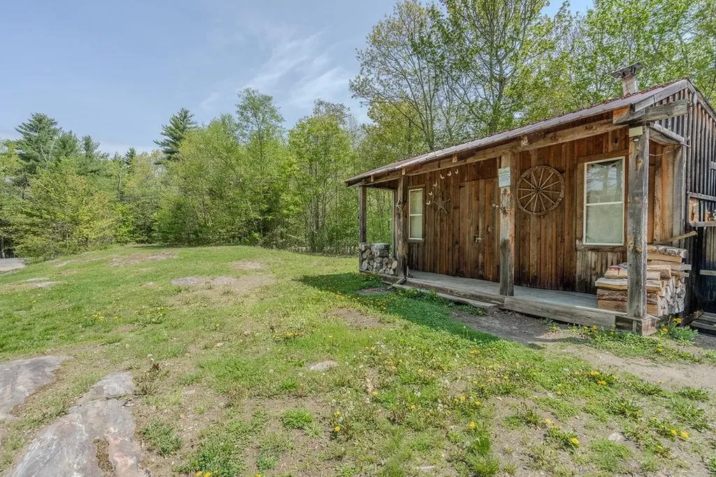348 North Road Deerfield NH 03037